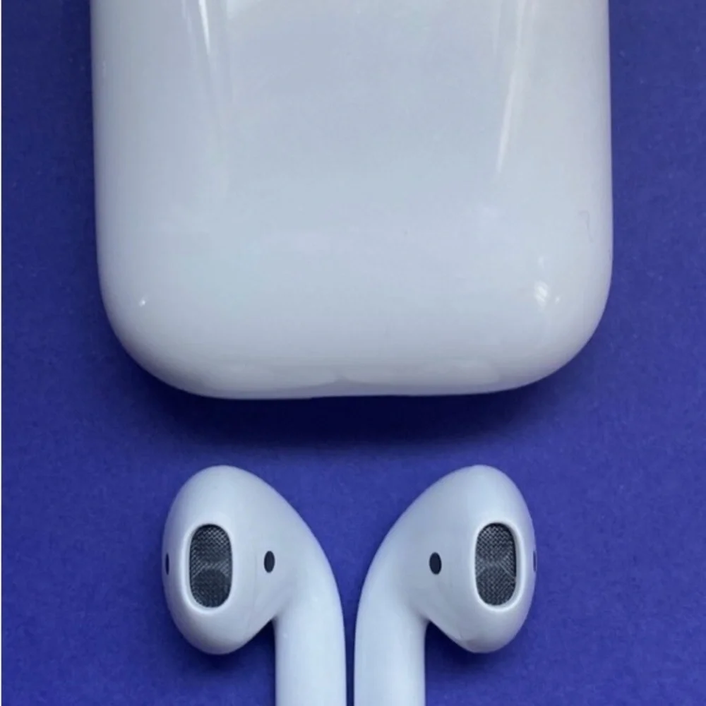 Apple Wireless Earbuds with Charging Case - White